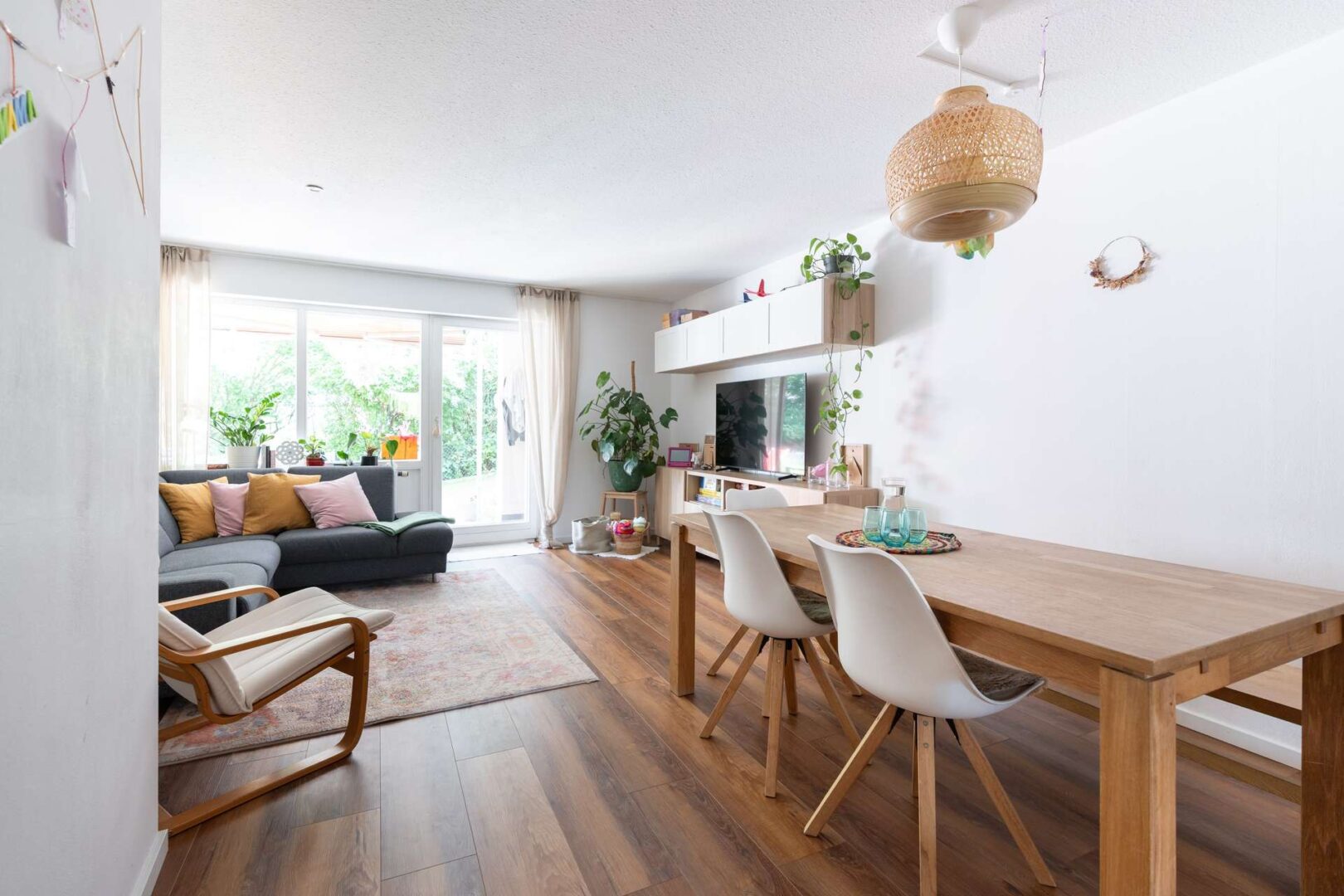 Wohnzimmer mit Essbereich